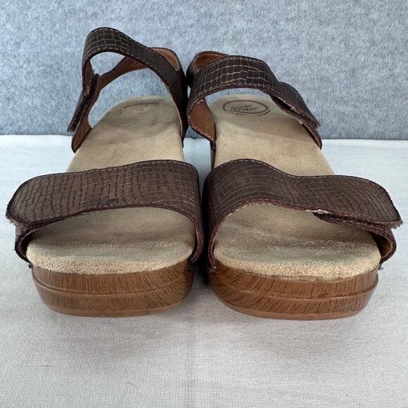 Dansko Women sz 40 Strap Sandals Brown & Gold Reptile Sandal Clog Wedge Comfort - Picture 6 of 9